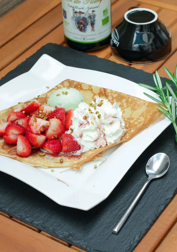 crêpe fraise pistache chantilly