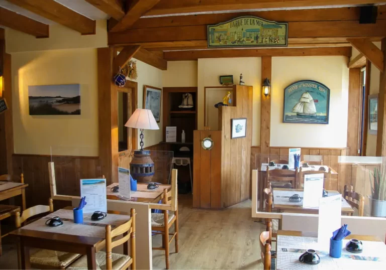 intérieur restaurant trégastel